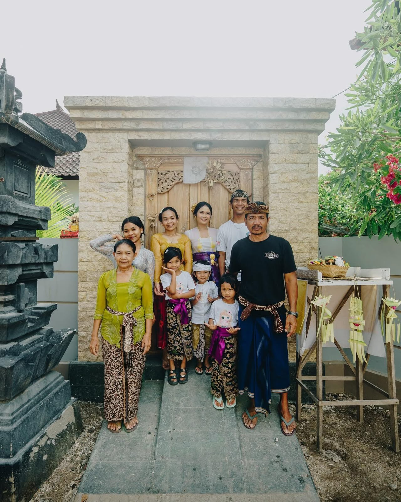 The Kirra House family at the villa entrance